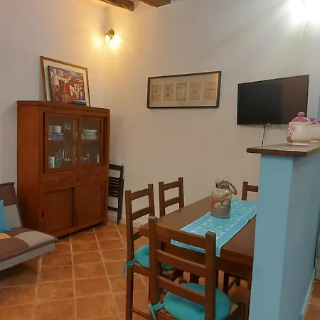 Domus In Castello, Exclusive In Storic Center *