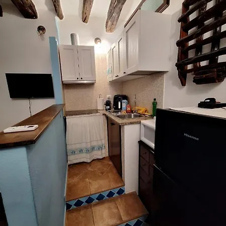Apartamento Domus In Castello, Exclusive In Storic Center Cagliari