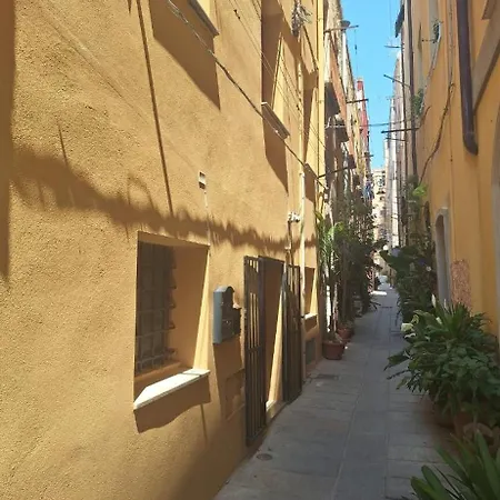 Domus In Castello, Exclusive In Storic Center Cagliari